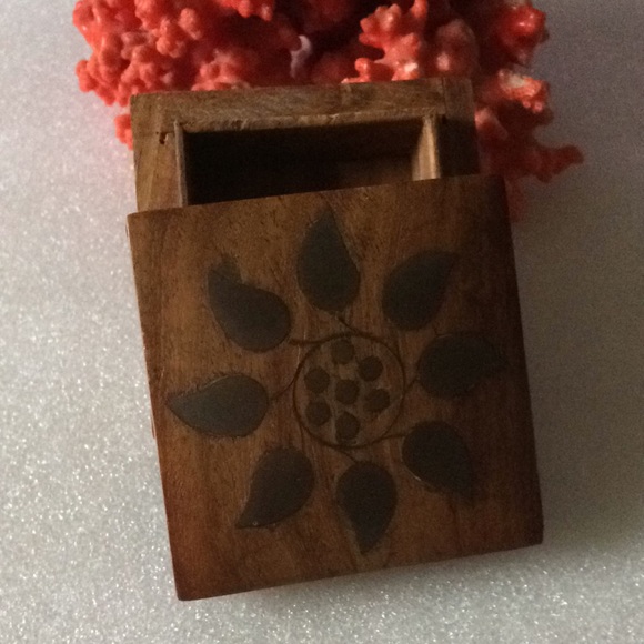Rose wood brass jewelry box - Picture 4 of 4